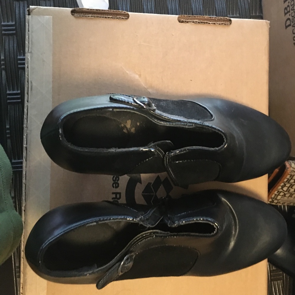 Solesenseability black heeled bootie
